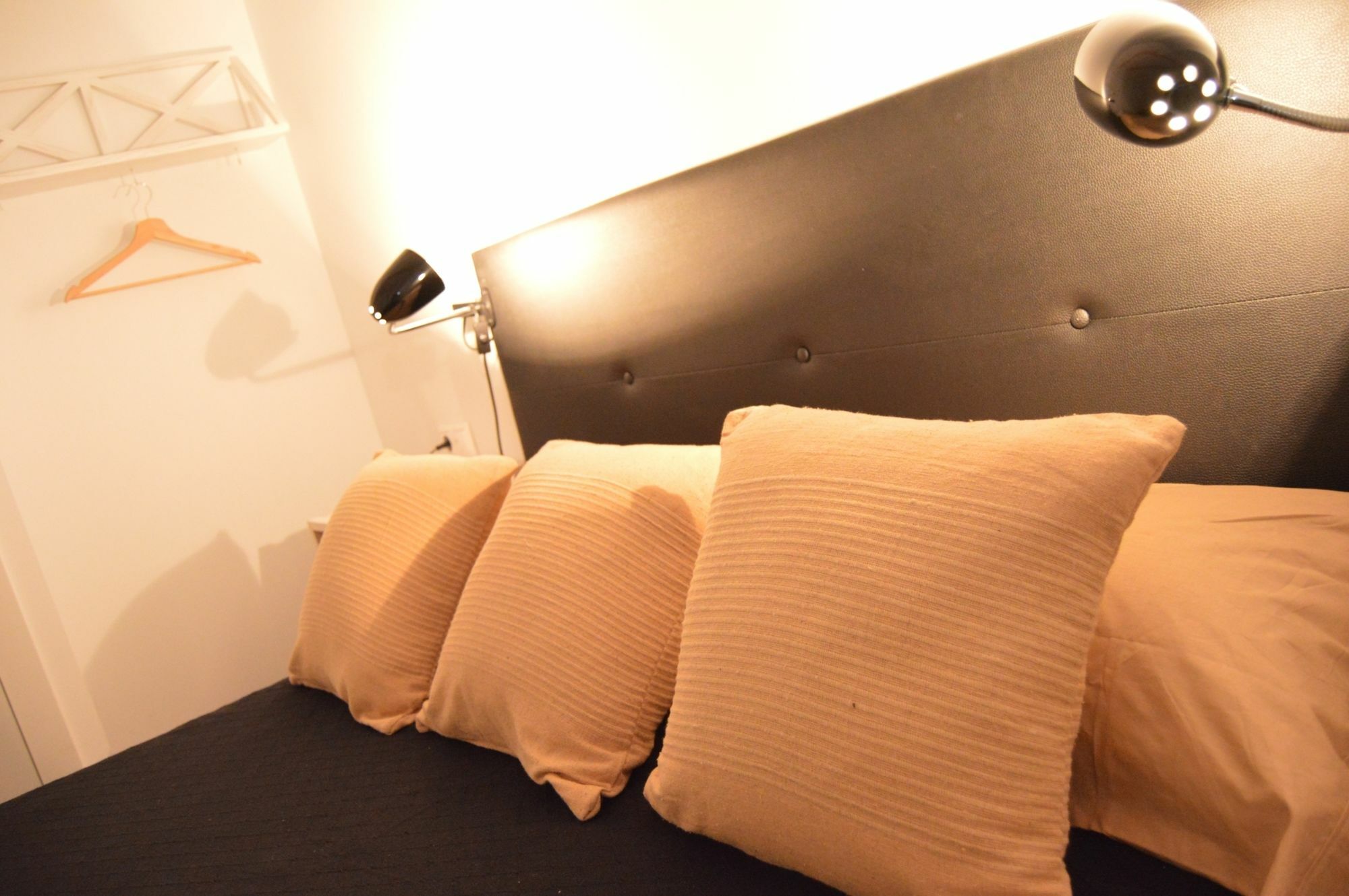 Tarragona Suites Mediona Exteriör bild