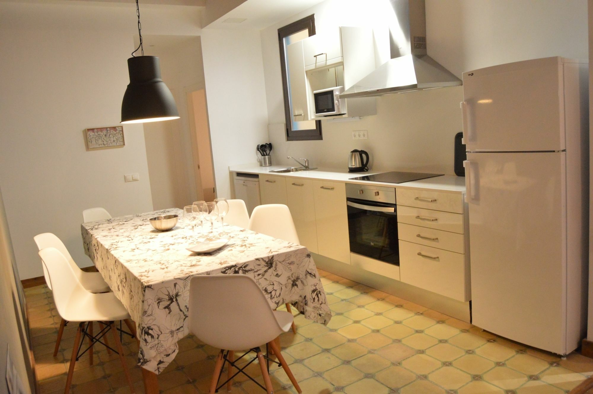Tarragona Suites Mediona Exteriör bild