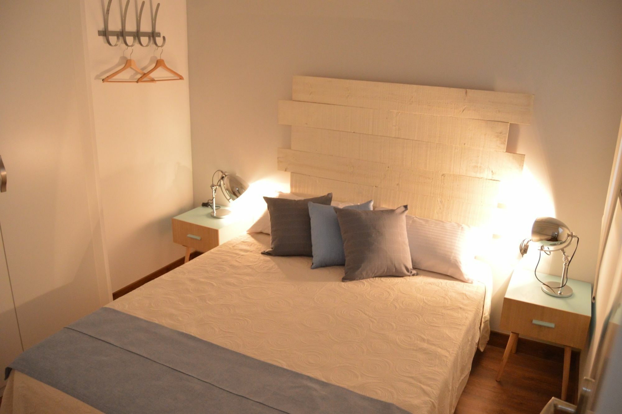 Tarragona Suites Mediona Exteriör bild