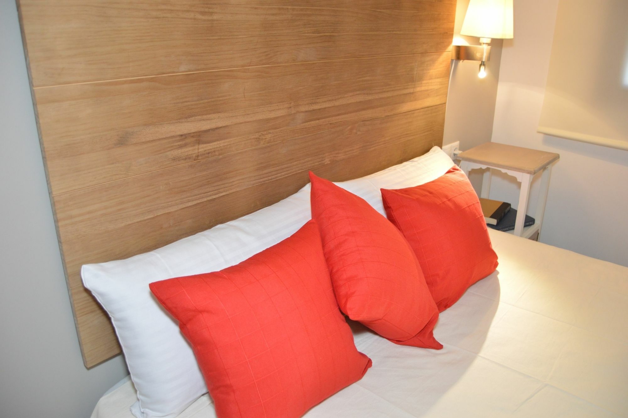 Tarragona Suites Mediona Exteriör bild