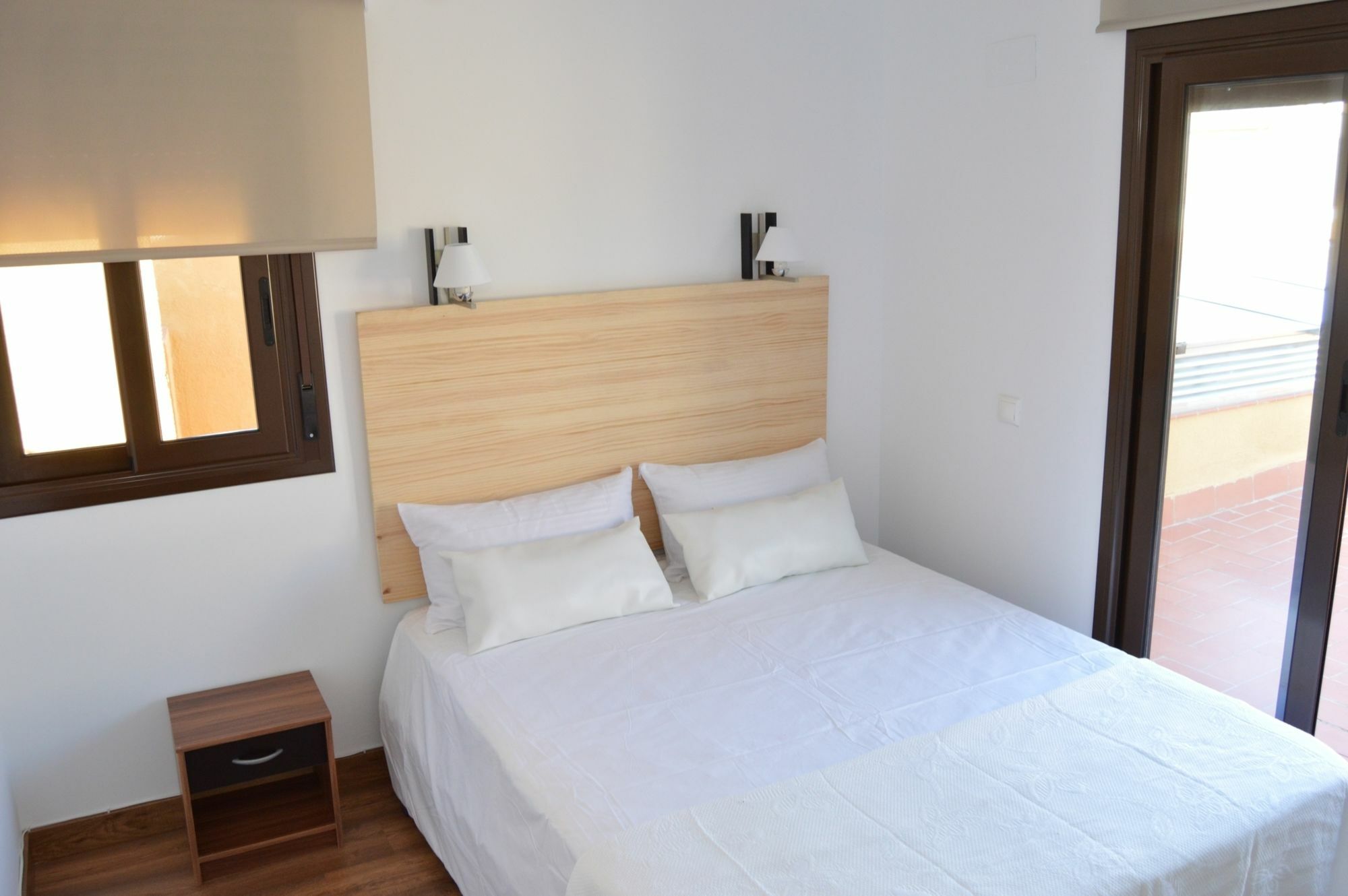 Tarragona Suites Mediona Exteriör bild